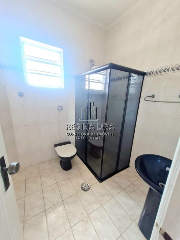 Casa com 6 quartos e 240 m² em Vila Guilhermina, Praia Grande