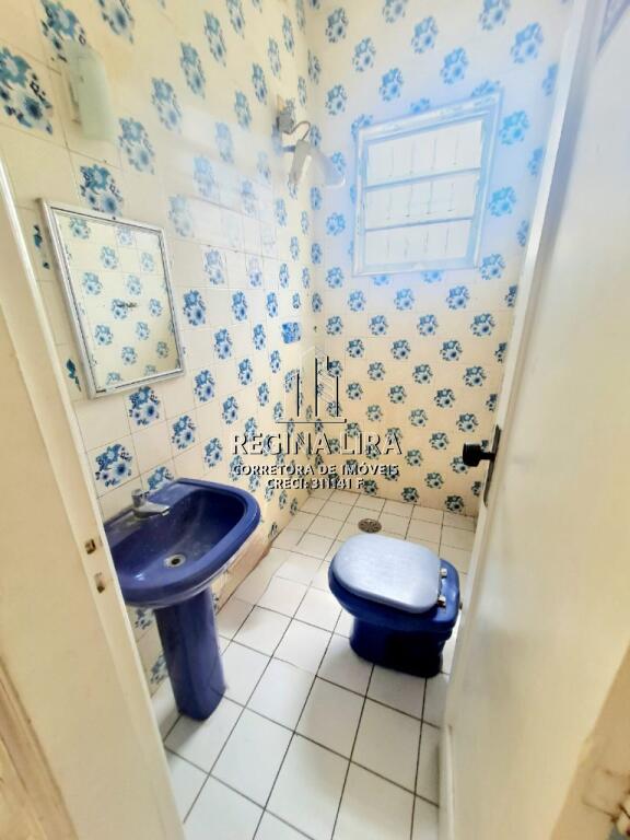 Casa com 6 quartos e 240 m² em Vila Guilhermina, Praia Grande