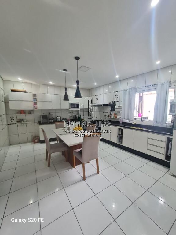 Casa com 3 quartos e 132 m² em Vila Guilhermina, Praia Grande