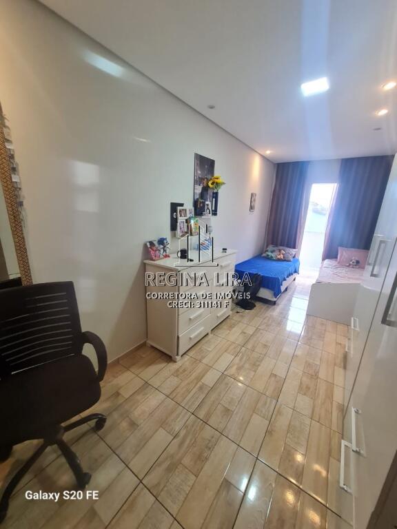 Casa com 3 quartos e 132 m² em Vila Guilhermina, Praia Grande