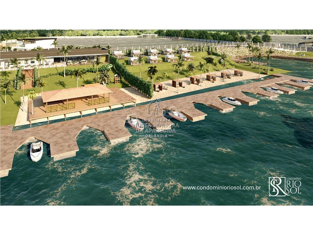 Terreno com 360 m² em Centro, Orlândia