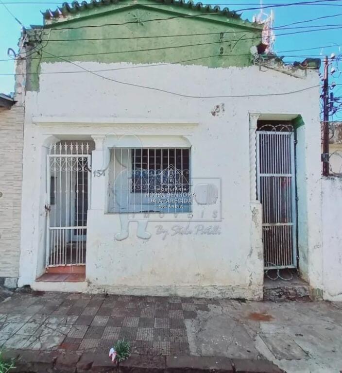 Casa com 10 quartos e 190 m² em Centro, Orlândia