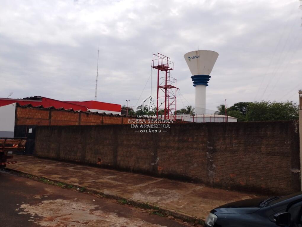 Terreno com 602 m² em Centro, Orlândia