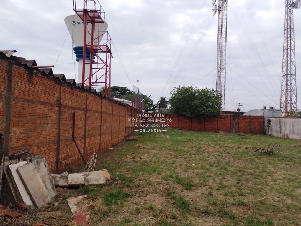 Terreno com 602 m² em Centro, Orlândia