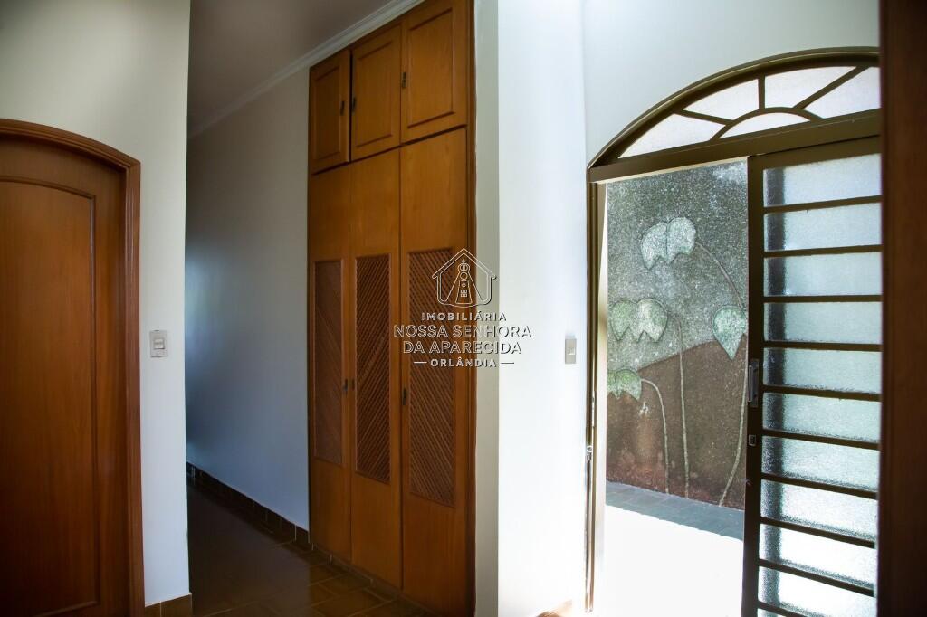 Casa com 3 quartos e 194 m² em Centro, Orlândia
