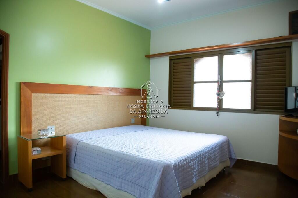 Casa com 3 quartos e 194 m² em Centro, Orlândia