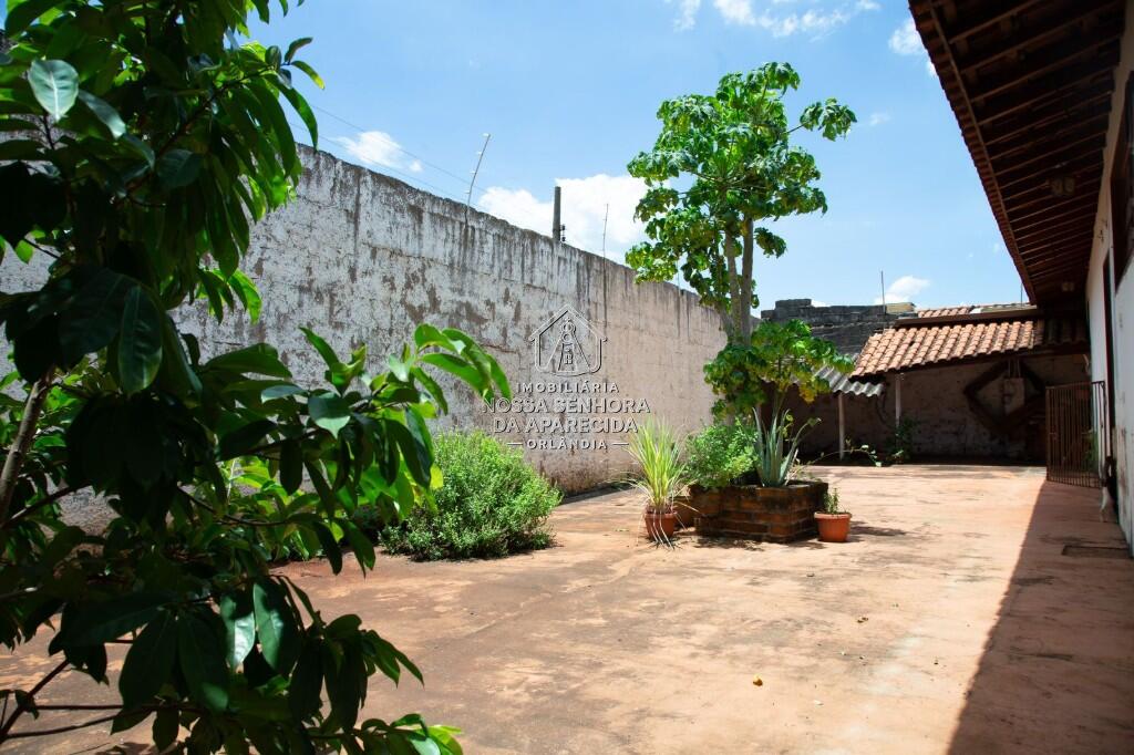Casa com 3 quartos e 194 m² em Centro, Orlândia