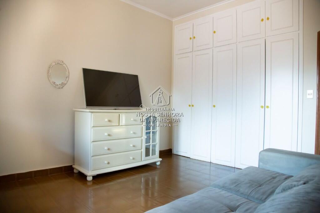 Casa com 3 quartos e 194 m² em Centro, Orlândia