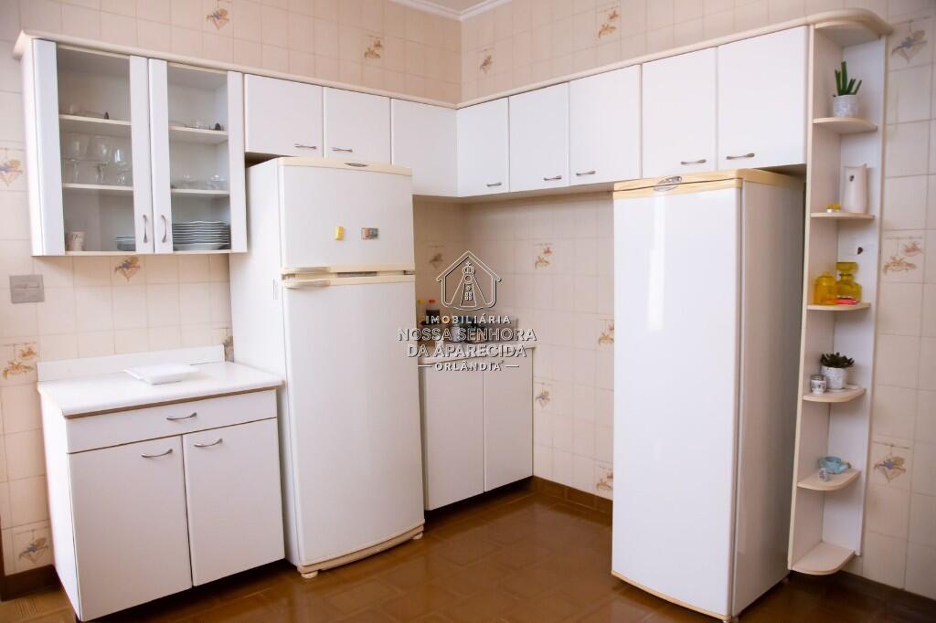 Casa com 3 quartos e 194 m² em Centro, Orlândia