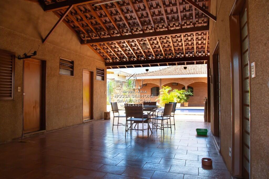Casa com 3 quartos e 194 m² em Centro, Orlândia