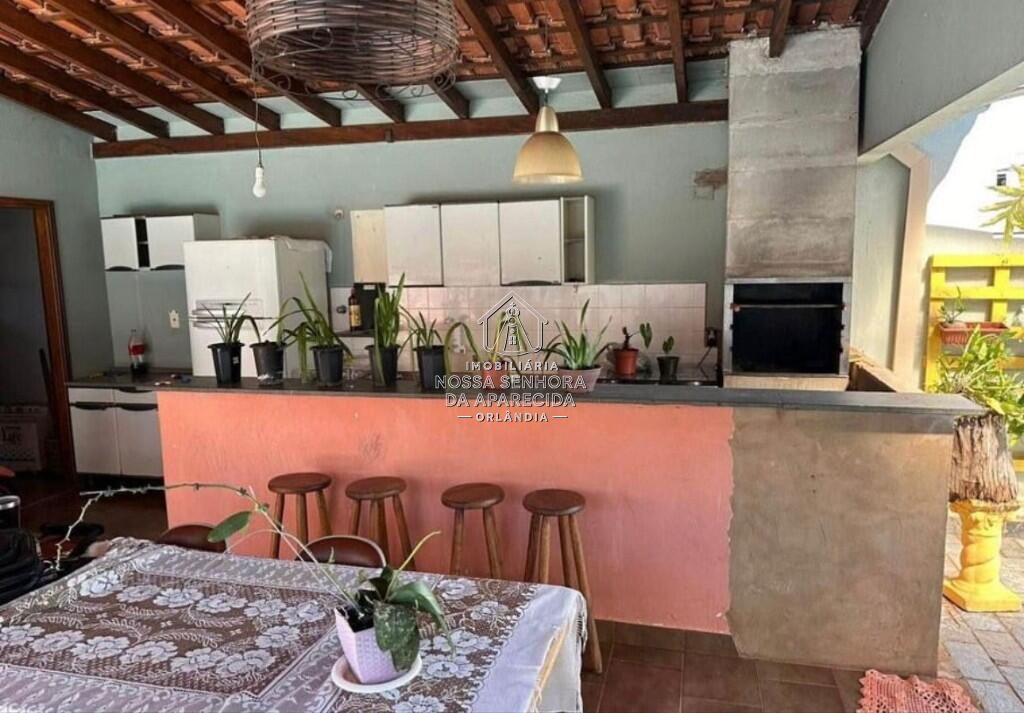 Casa com 4 quartos e 300 m² em Centro, Orlândia