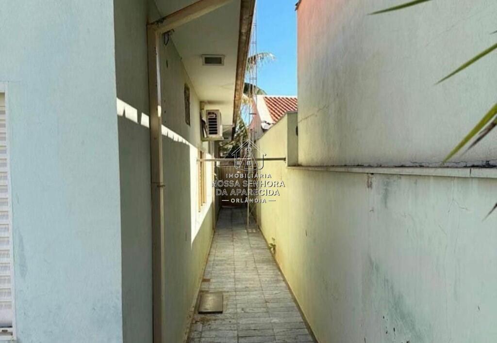Casa com 4 quartos e 300 m² em Centro, Orlândia