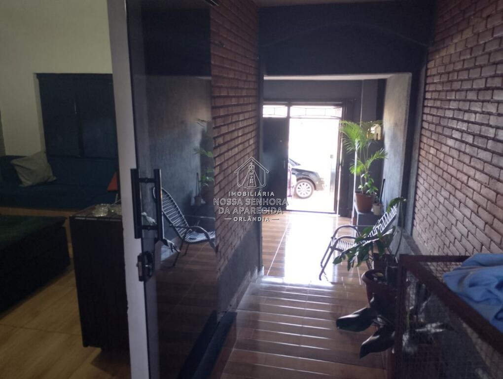 Casa com 2 quartos e 160 m² em Centro, Orlândia
