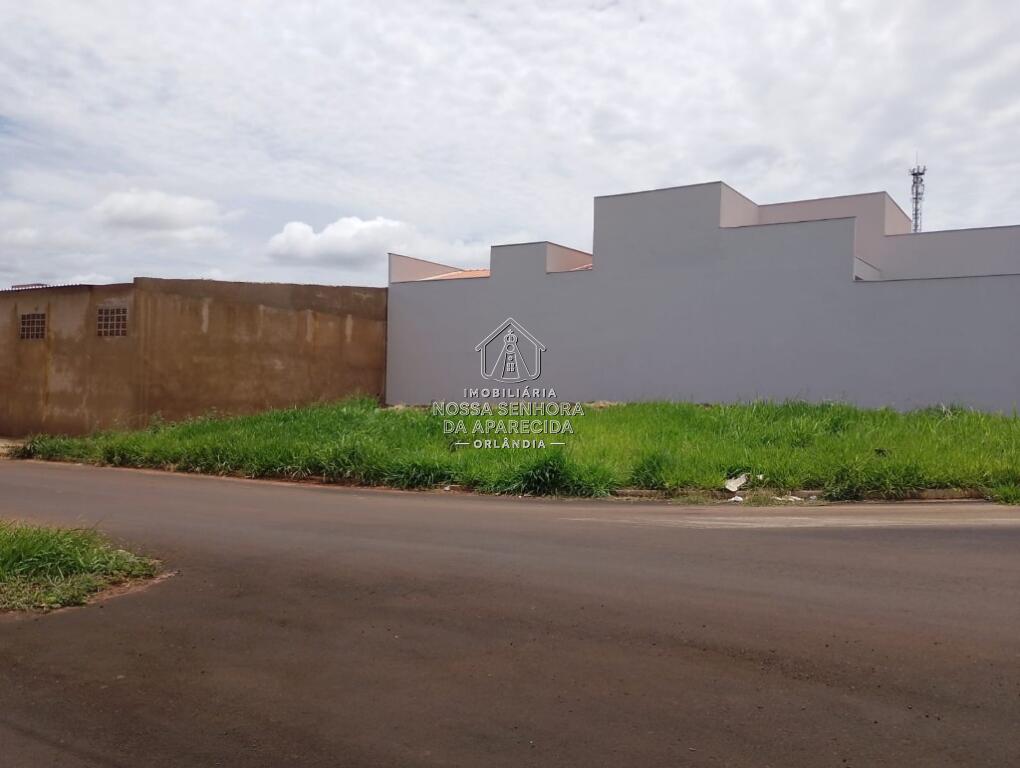 Terreno com 220 m² em Centro, Orlândia