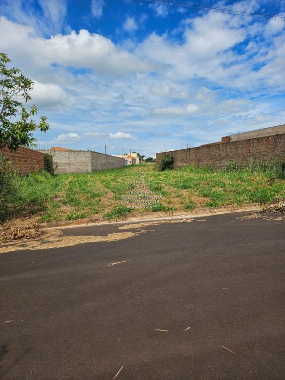 Terreno com 450 m² em Centro, Orlândia