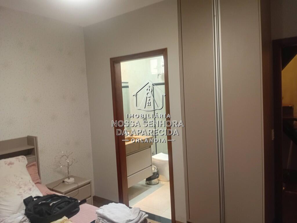 Casa com 3 quartos e 234 m² em Centro, Orlândia