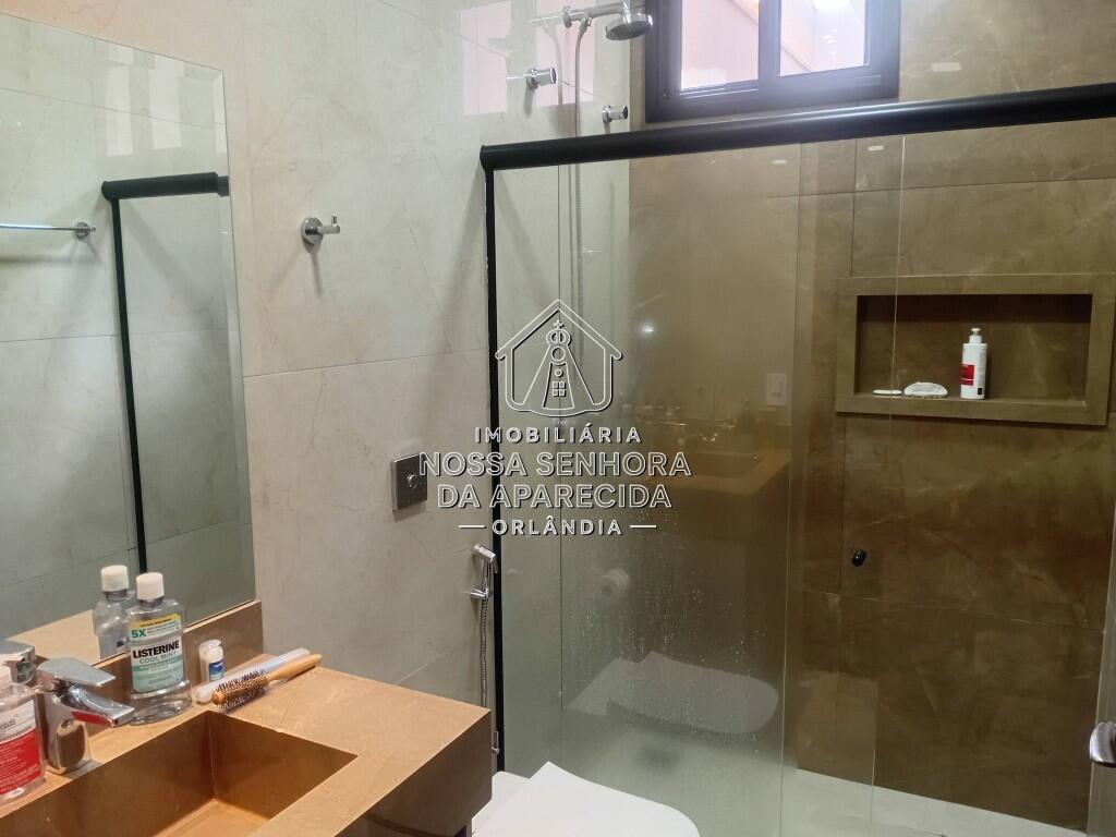 Casa com 3 quartos e 234 m² em Centro, Orlândia