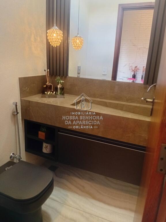 Casa com 3 quartos e 234 m² em Centro, Orlândia