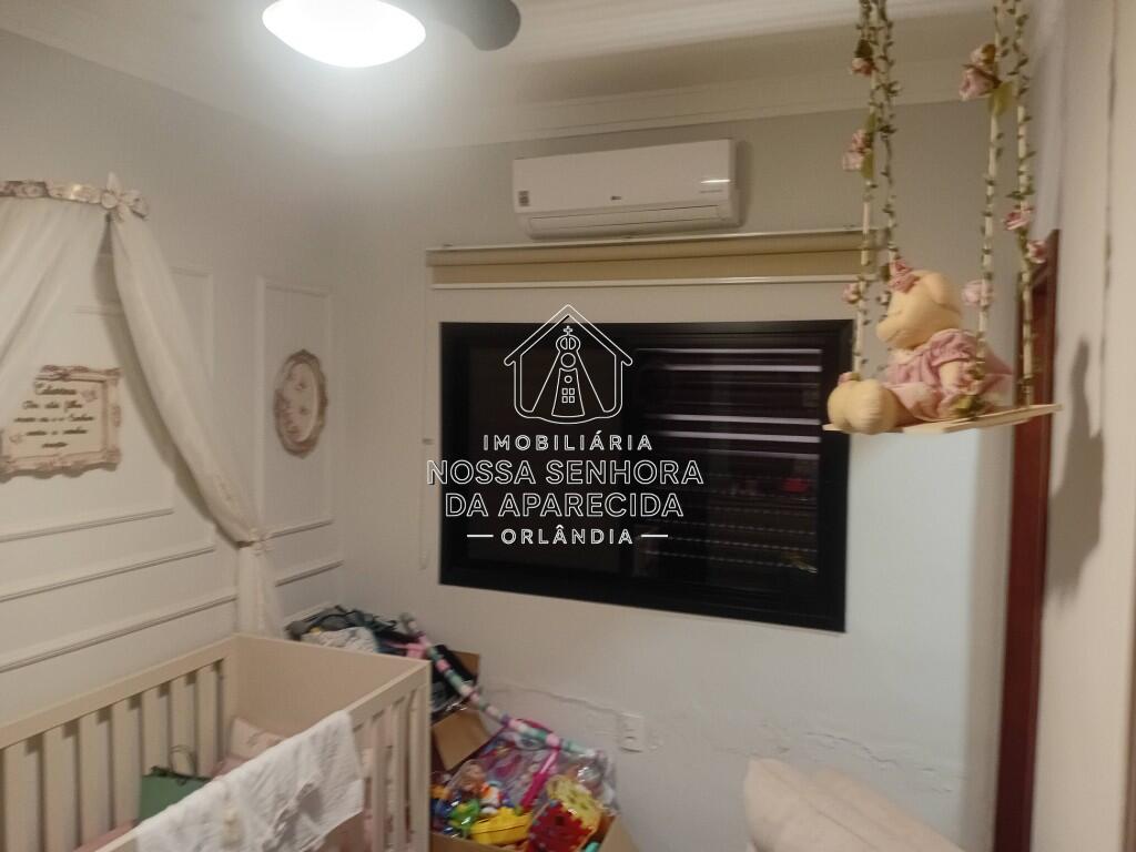 Casa com 3 quartos e 234 m² em Centro, Orlândia