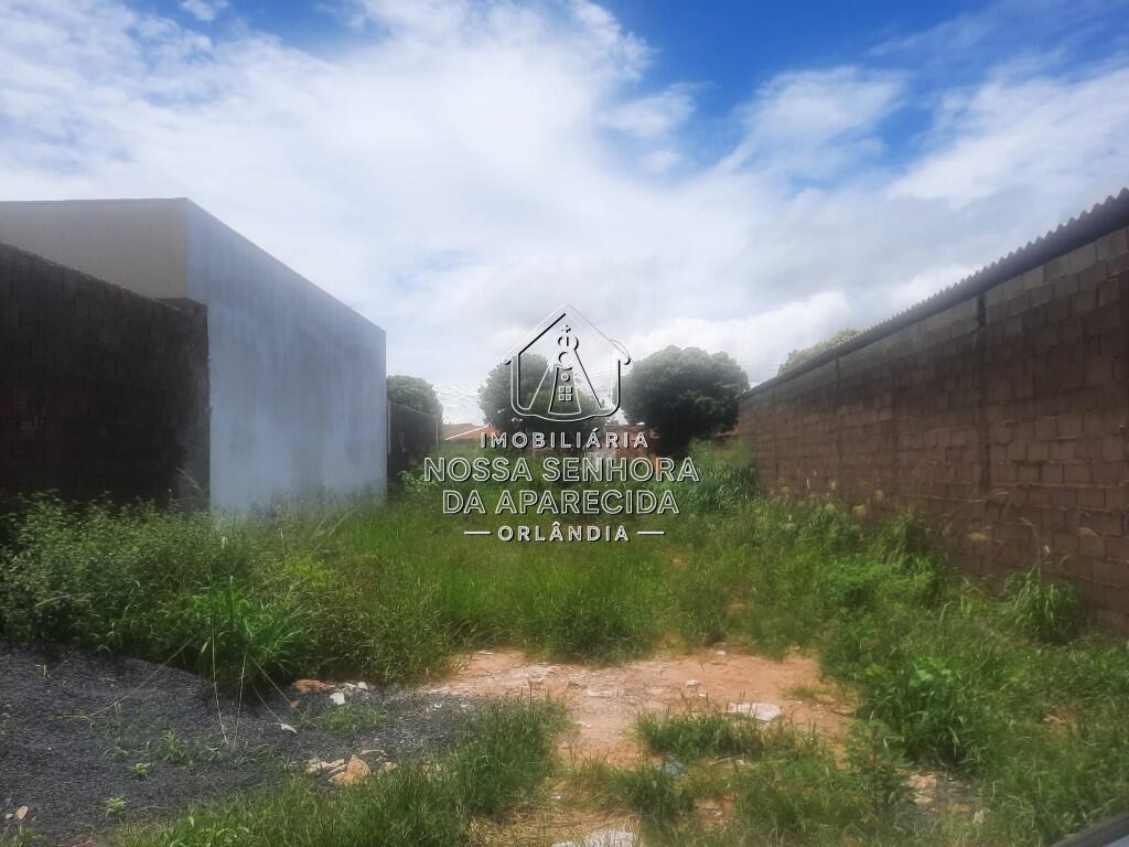 Terreno com 200 m² em Centro, Orlândia