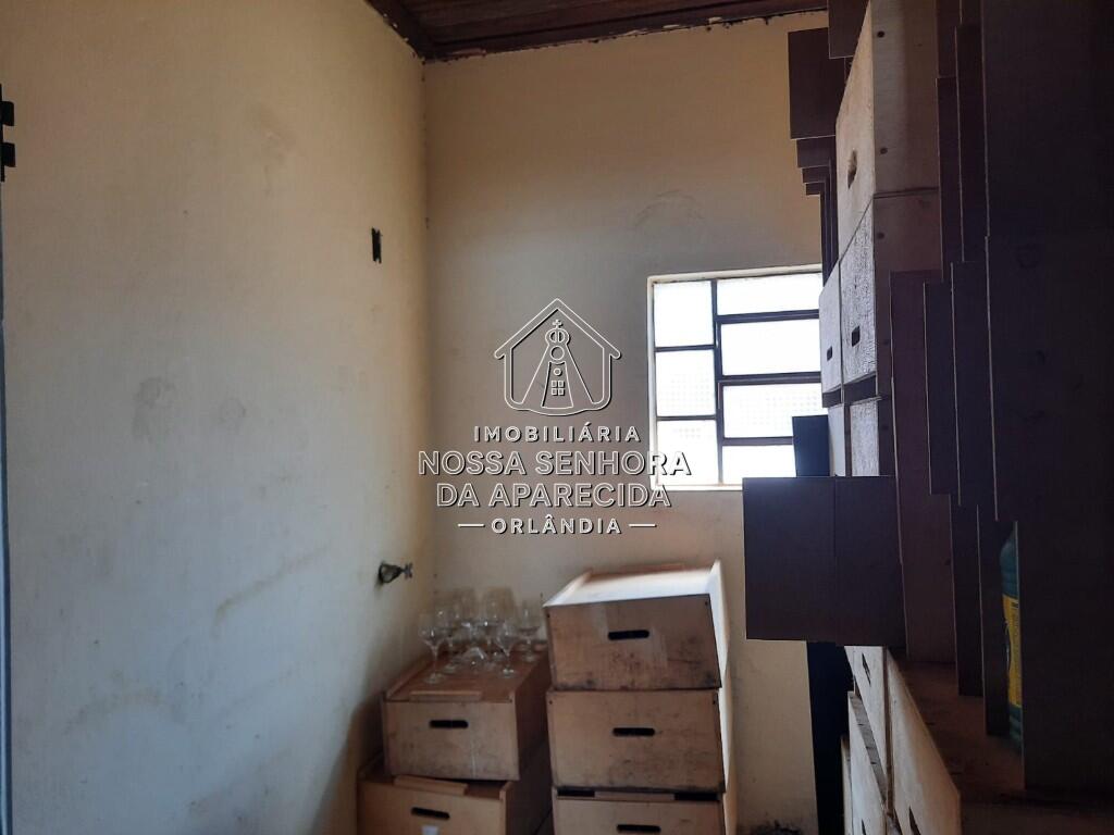 Casa com 2 quartos e 360 m² em Centro, Orlândia