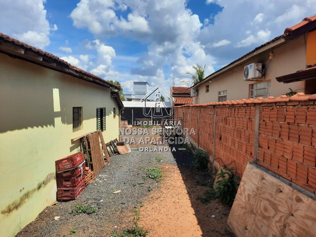 Casa com 2 quartos e 360 m² em Centro, Orlândia