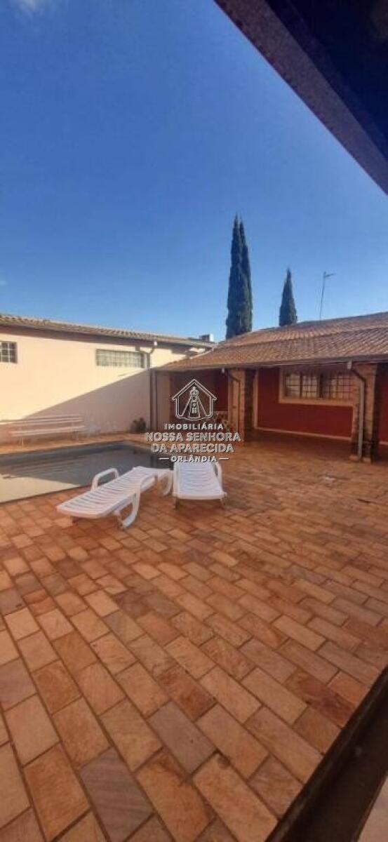 Casa com 4 quartos e 300 m² em Centro, Orlândia