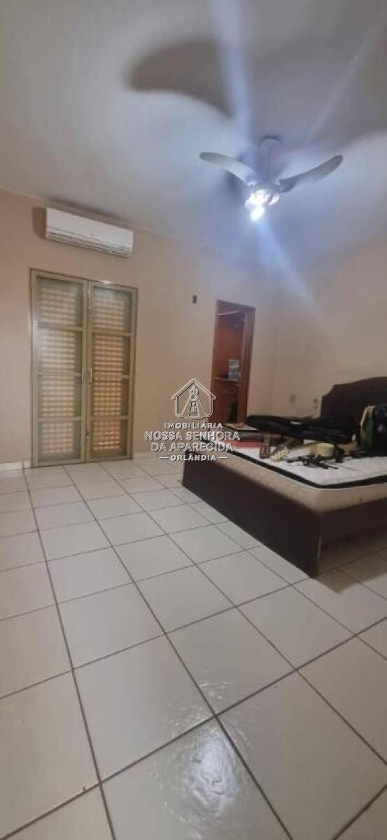 Casa com 4 quartos e 300 m² em Centro, Orlândia
