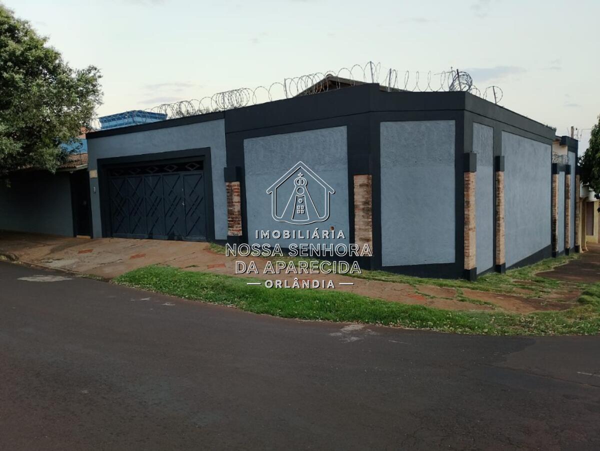 Casa com 4 quartos e 300 m² em Centro, Orlândia