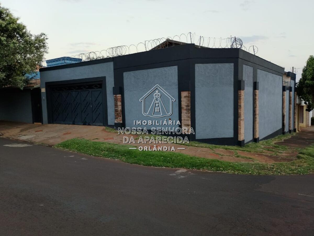 Casa com 4 quartos e 300 m² em Centro, Orlândia