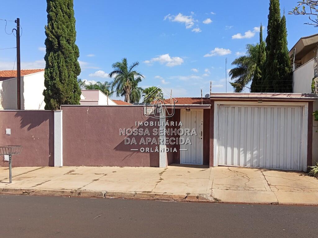Casa com 1 quarto e 340 m² em Centro, Orlândia
