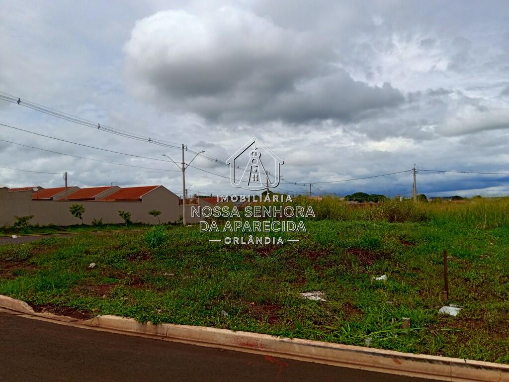 Terreno com 287 m² em Centro, Orlândia