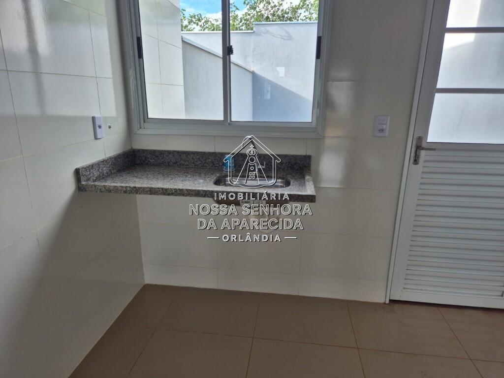 Casa com 2 quartos e 180 m² em Centro, Orlândia