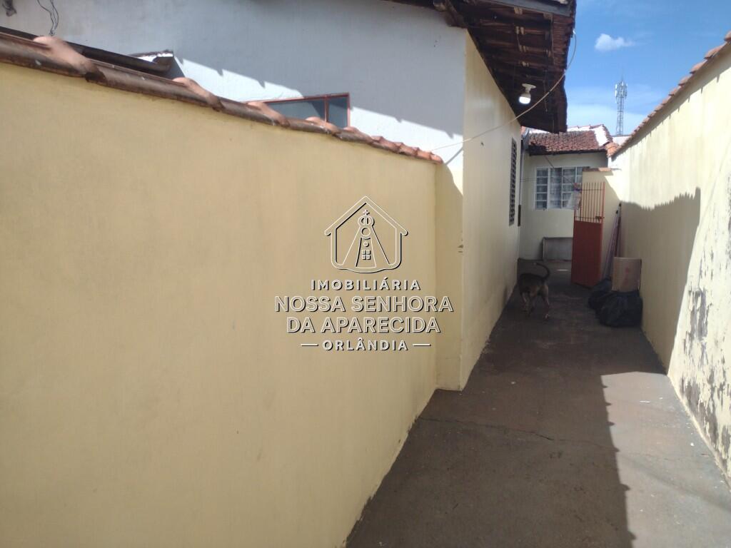 Casa com 4 quartos e 180 m² em Centro, Orlândia