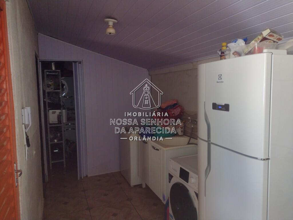 Casa com 4 quartos e 180 m² em Centro, Orlândia