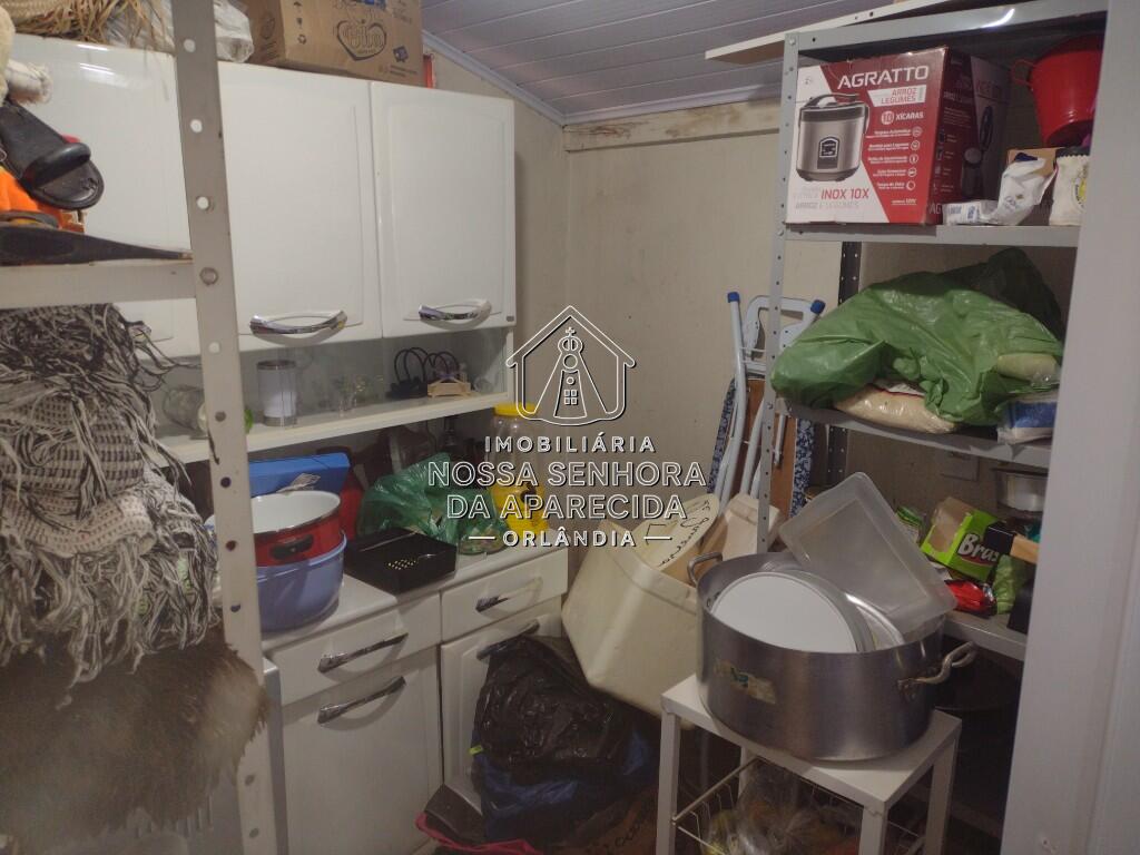 Casa com 4 quartos e 180 m² em Centro, Orlândia