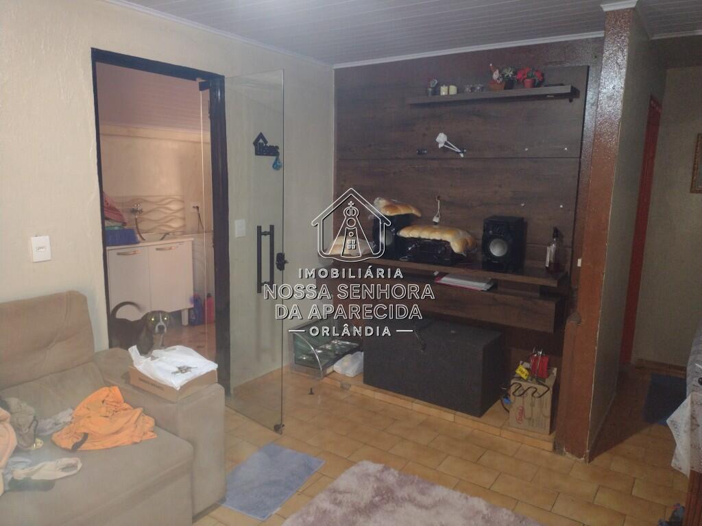 Casa com 4 quartos e 180 m² em Centro, Orlândia