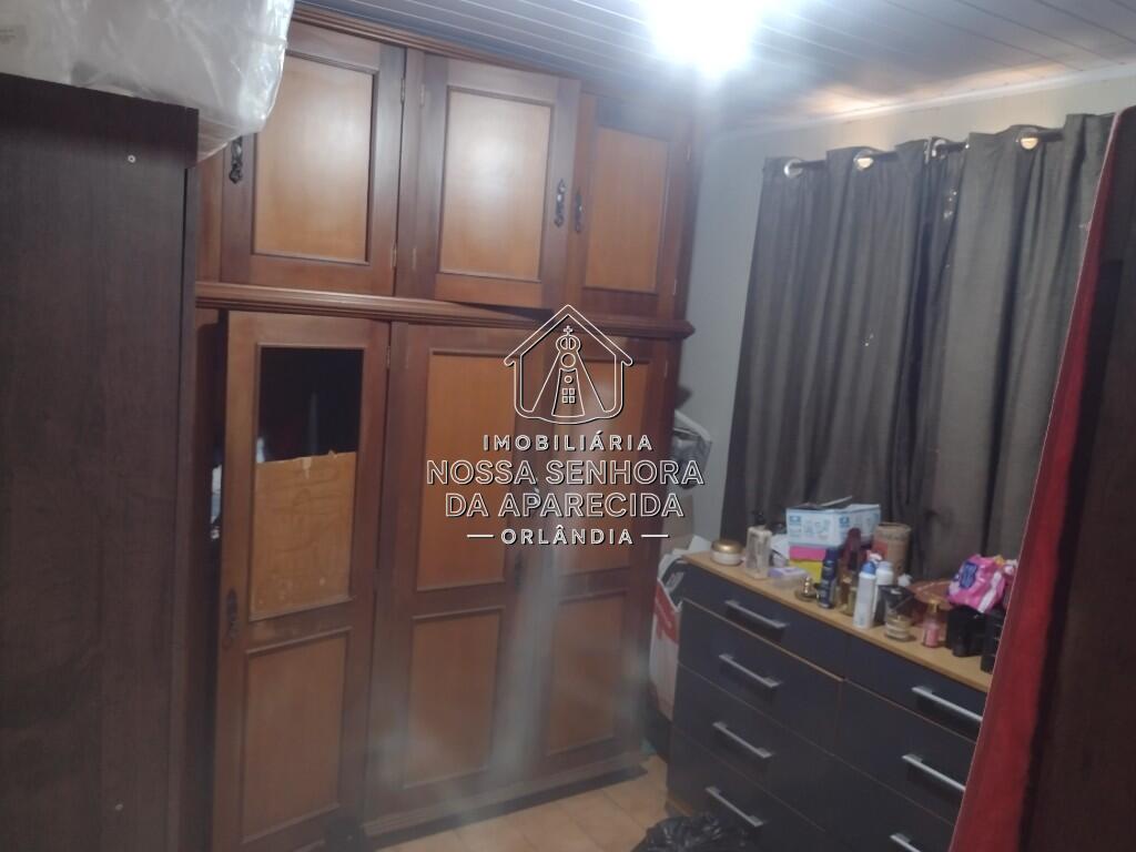 Casa com 4 quartos e 180 m² em Centro, Orlândia