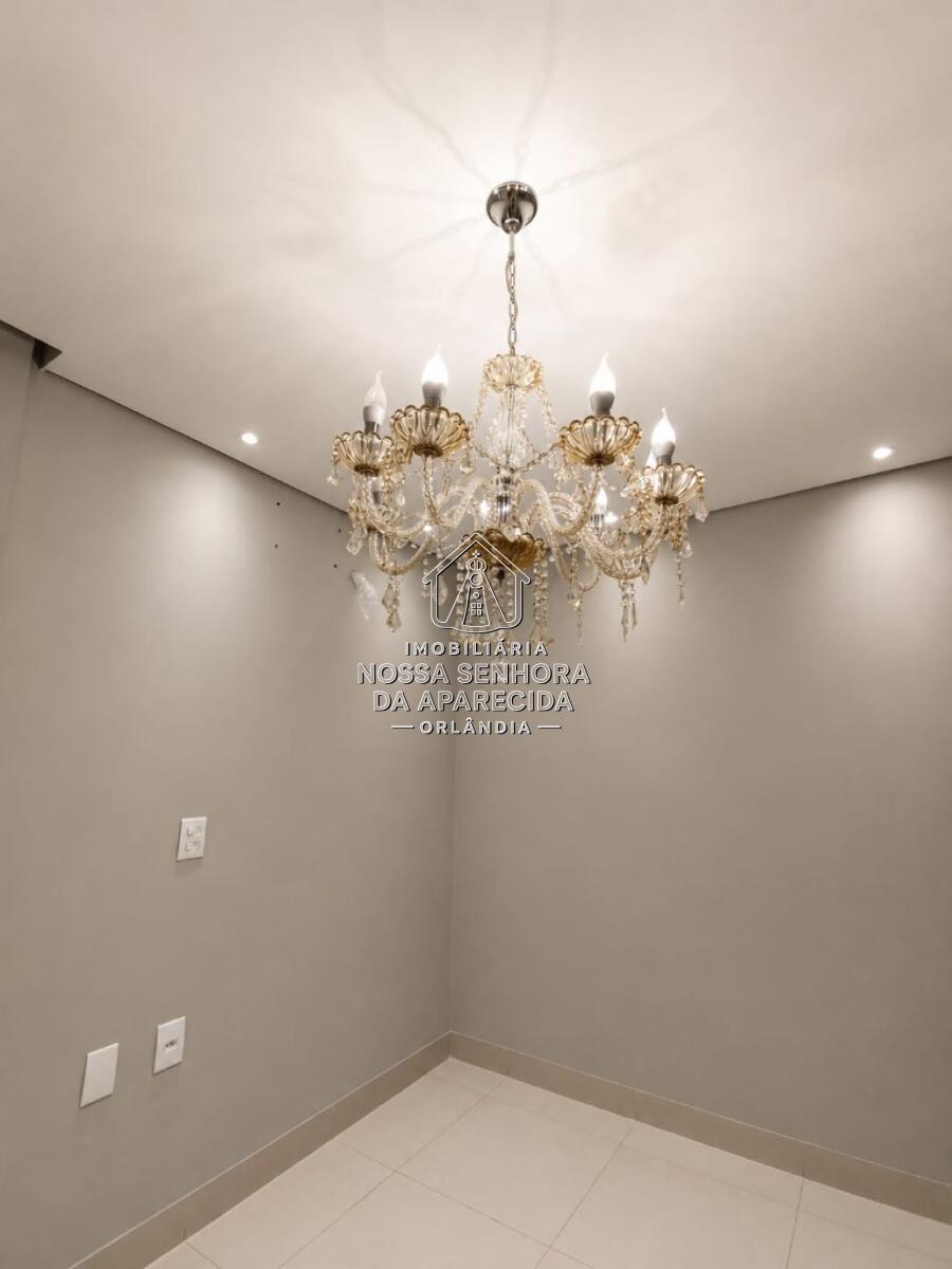 Casa com 2 quartos e 200 m² em Centro, Orlândia