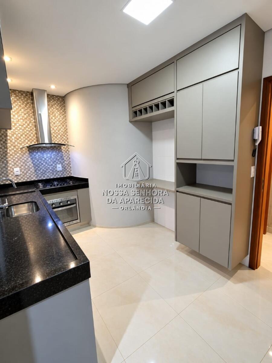 Casa com 2 quartos e 200 m² em Centro, Orlândia
