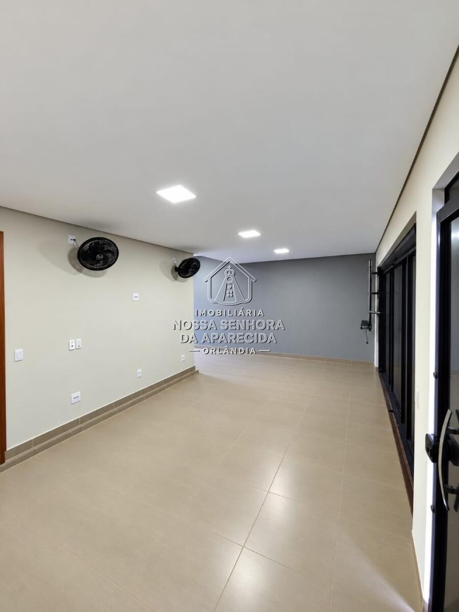 Casa com 2 quartos e 200 m² em Centro, Orlândia
