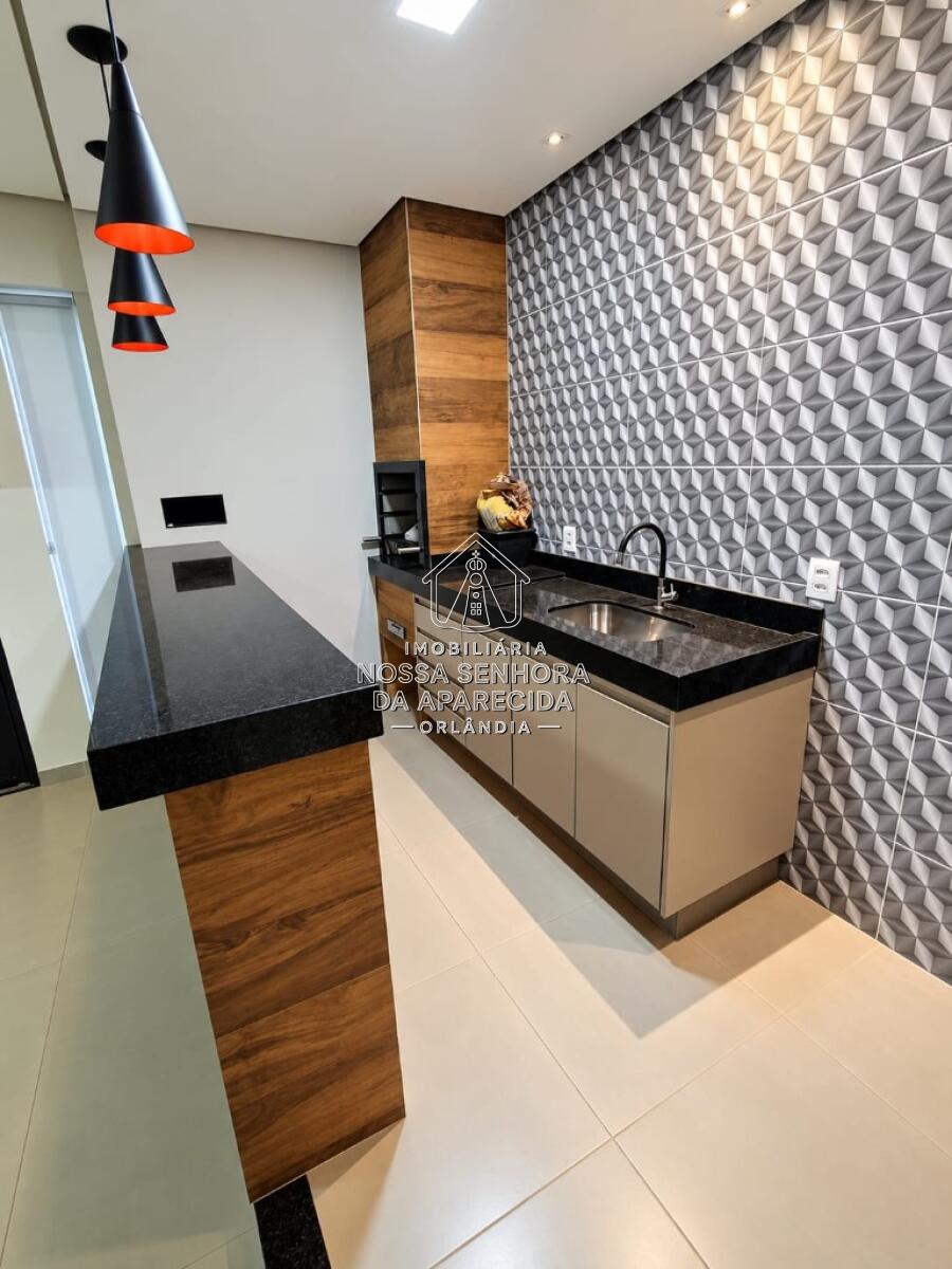 Casa com 2 quartos e 200 m² em Centro, Orlândia