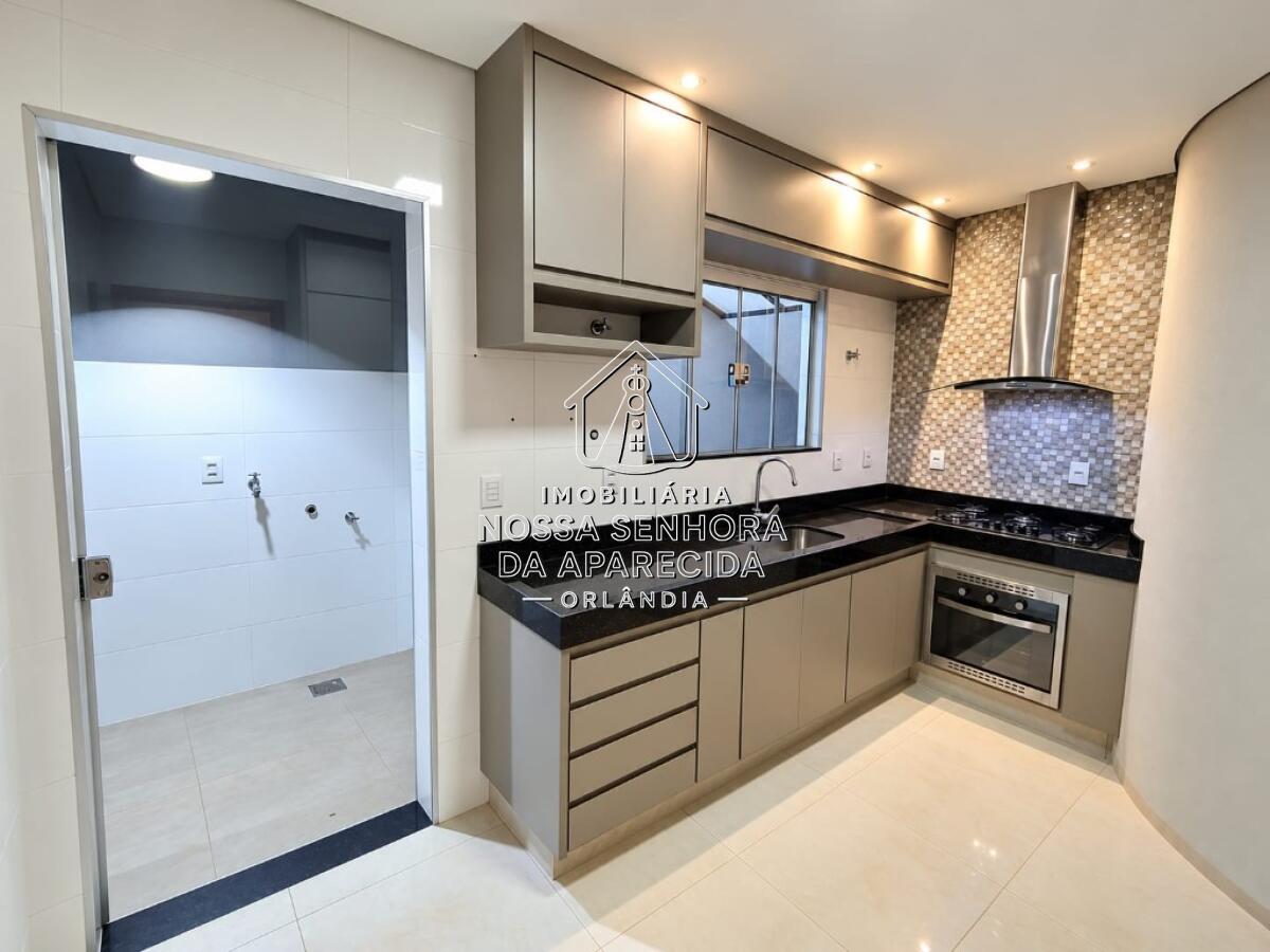 Casa com 2 quartos e 200 m² em Centro, Orlândia