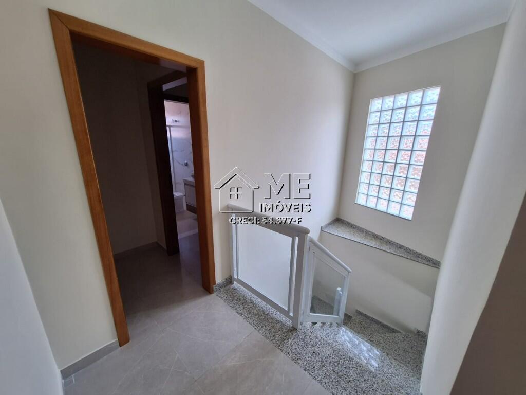 Casa com 4 quartos e 220 m² em Real, Praia Grande