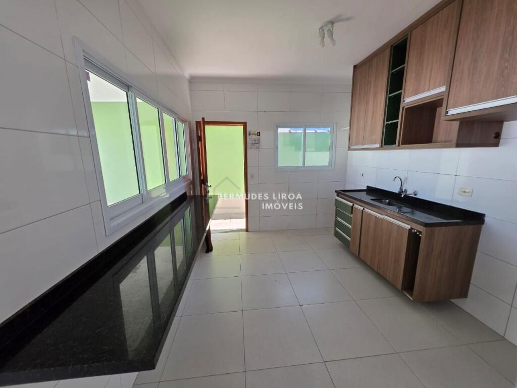 Casa com 3 quartos e 150 m² em Centro, Mongaguá