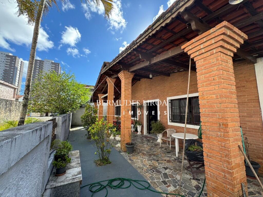 Casa com 3 quartos e 223 m² em Centro, Mongaguá