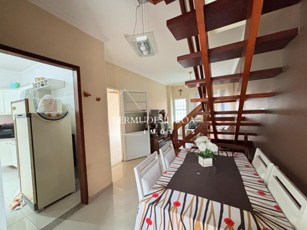 Casa com 3 quartos e 110 m² em Centro, Mongaguá