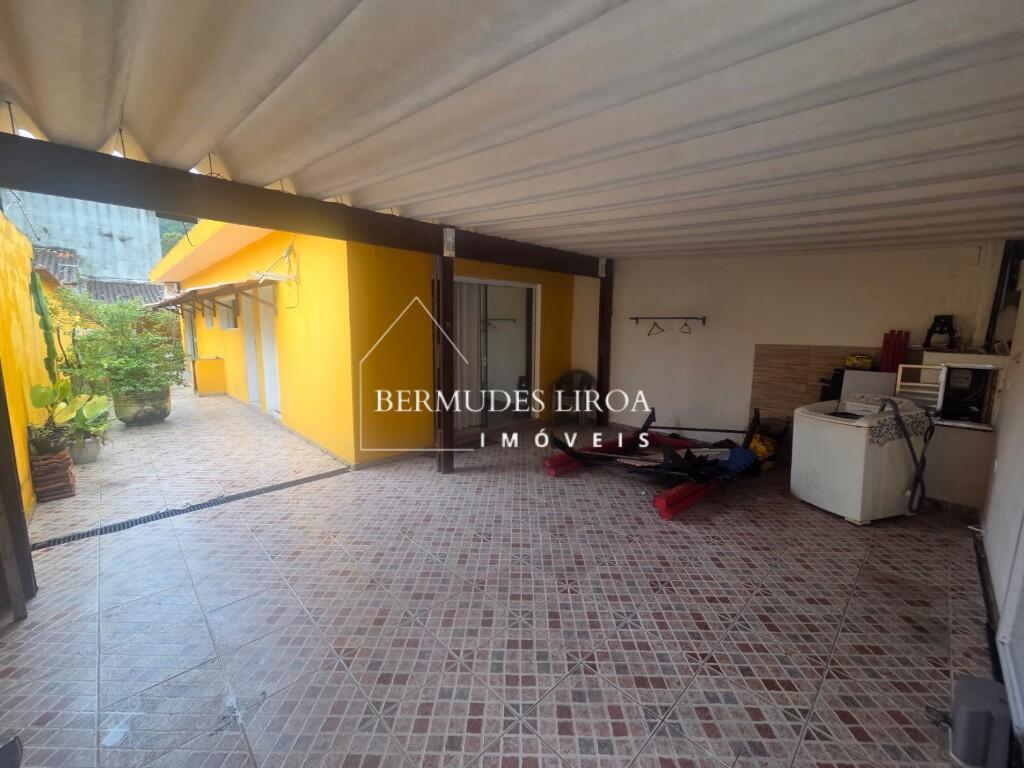 Casa com 1 quarto e 185 m² em Centro, Mongaguá