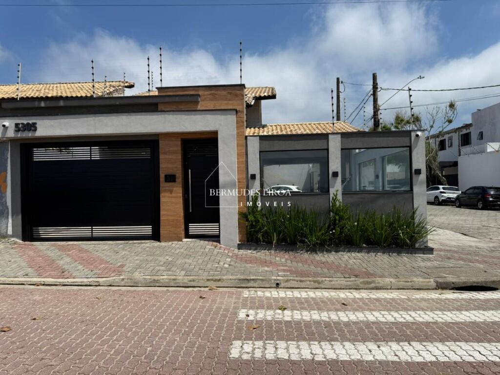 Casa com 3 quartos e 200 m² em Centro, Mongaguá