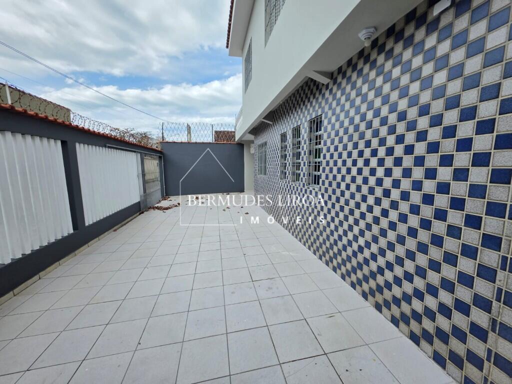 Casa com 3 quartos e 180 m² em Centro, Mongaguá